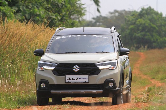 suzuki ertiga, suzuki carry, penjualan suzuki, pt suzuki indomobil sales (sis), Suzuki XL7, Ini Rahasia Penjualan Suzuki Meroket, 81% Didukung Mobil Buatan Indonesia