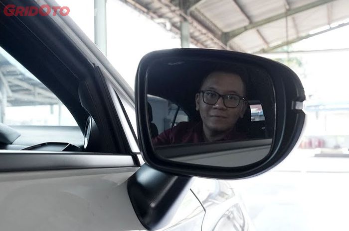 spion, mobil bekas, spion mobil, penyebab spion mobil sebelah kanan lebih mahal, kenapa spion mobil sebelah kanan mahal, Ternyata Ini Sebabnya Spion Mobil Sebelah Kanan Bisa Lebih Mahal