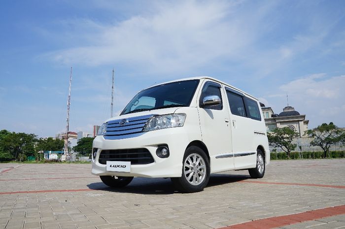 usaha rental, daihatsu luxio bekas, luxio bekas, mobil bekas daihatsu luxio, harga mobil bekas luxio, Cocok Untuk Usaha Rental, Mobil Bekas Daihatsu Luxio Harganya Segini