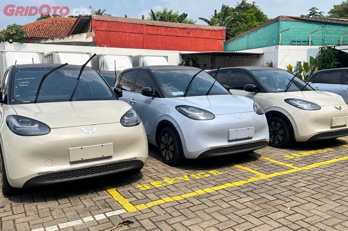 wuling, mobil listrik, mobil listrik bekas, wuling binguo ev, Binguo EV, Bursa Mobil Poins, Perang Harga Bikin Mobil Listrik Bekas Sulit Laku, Binguo EV Mengendap di Showroom