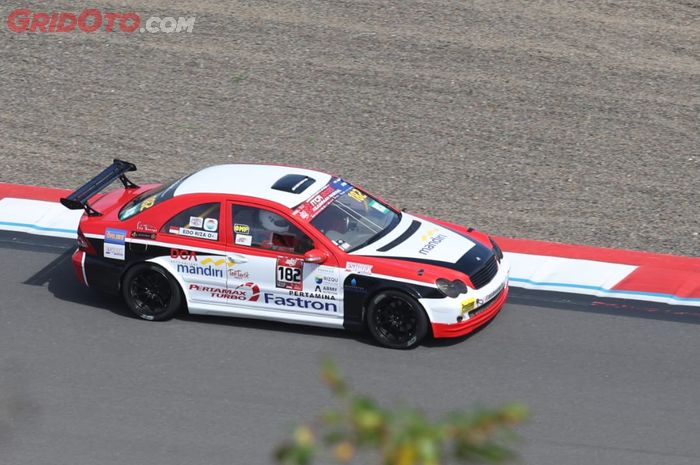 mercedes-benz w203, Indonesia Touring Car Race (ITCR), Indostar Motorsport, Mandalika Festival of Speed, MFOS dan ITCR Digelar di Sirkuit Mandalika, Cuaca Hingga Angin Jadi Tantangan