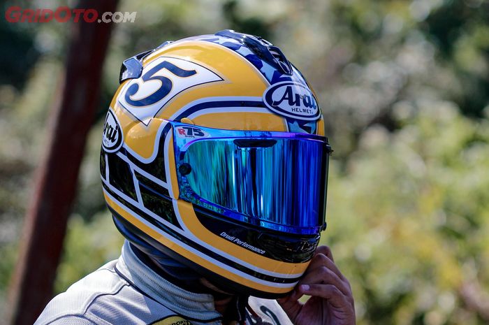 helm arai, perawatan helm, helm mahal, Arai RX-7X, Prime Gears Store, Arai Vector X, Perawatan Helm Arai Bisa Dilakukan di Rumah, Ahli Kasih Caranya