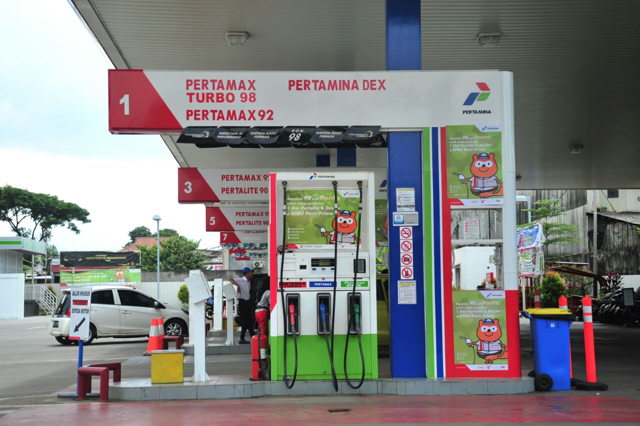pertamina, shell, Bahlil Lahadalia, Pertamina Jawab Soal Kewajiban Bensin Swasta Beli Ke Pihaknya