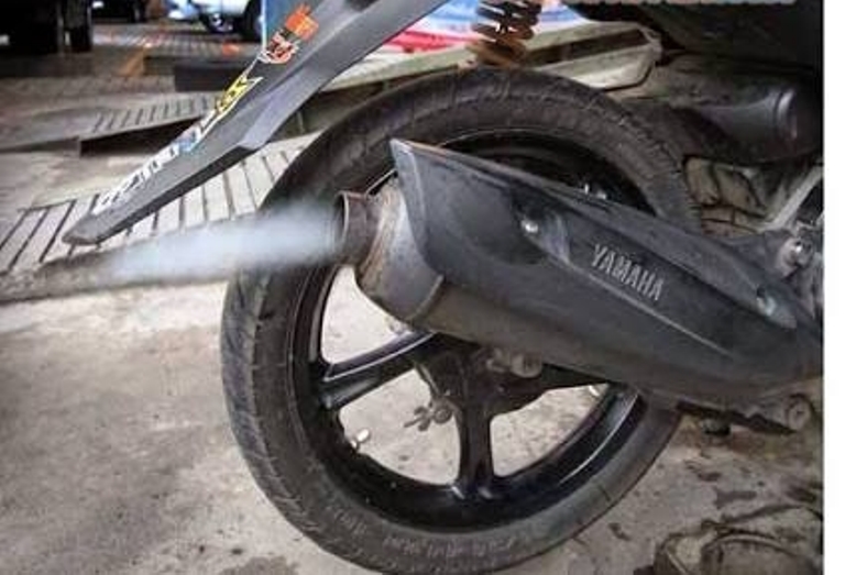 Nggak Hanya Piston, Ini Part Penyebab Knalpot Motor Bekas Berasap
