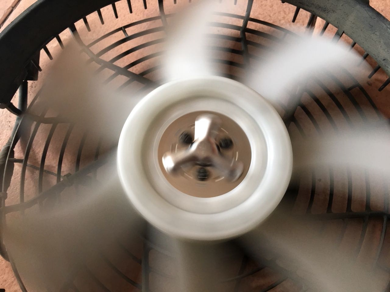 Kenapa AC Mobil Sering Mati Saat Mesin Idle? Simak Jawabannya