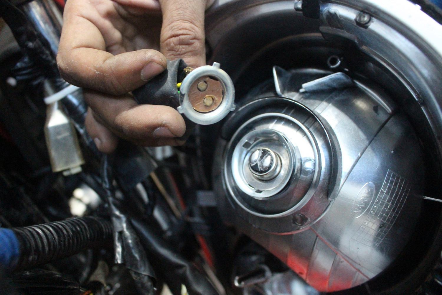 Lampu Motor Redup Belum Tentu Aki Tekor, Bisa Jadi Ini Masalahnya