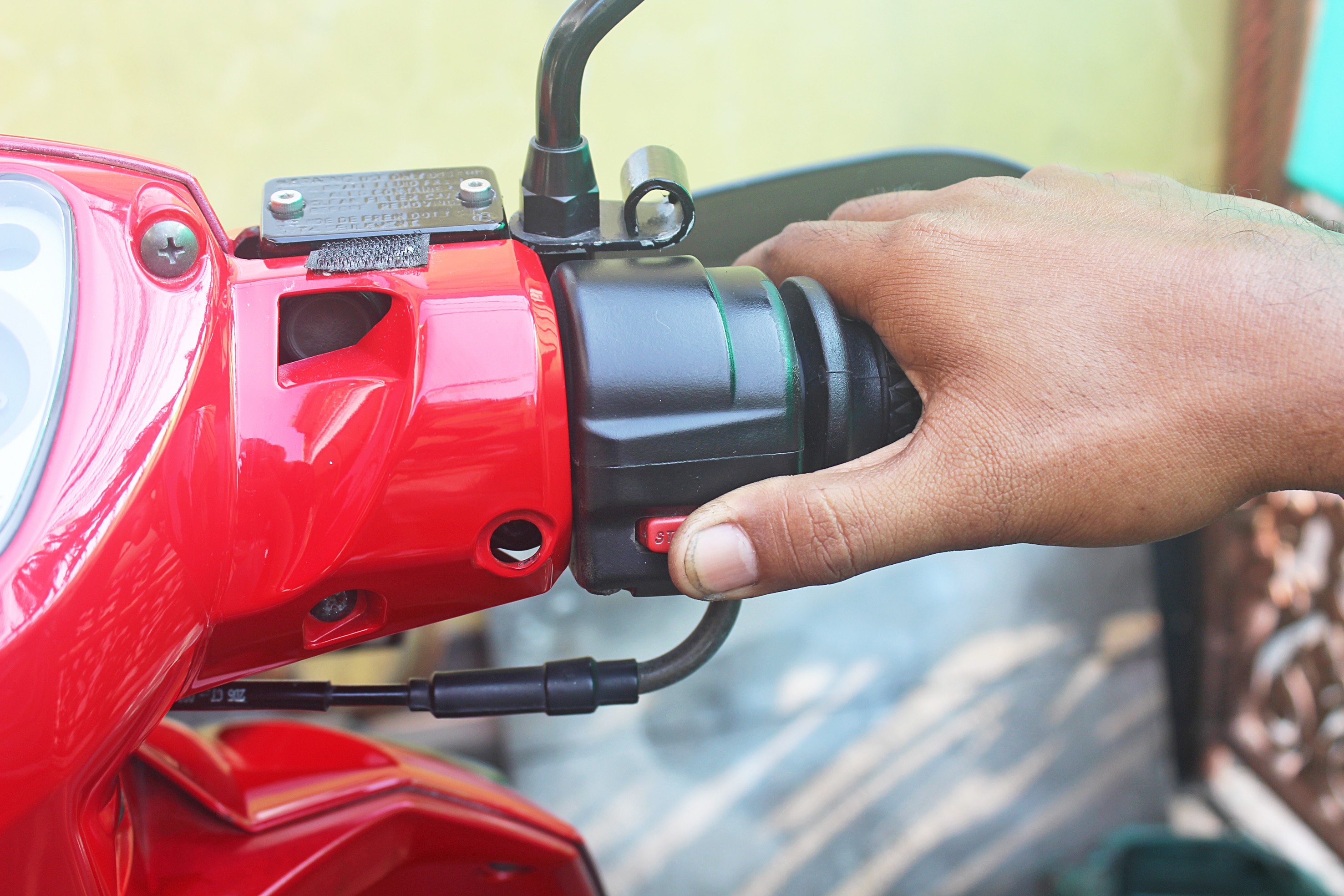 Penyebab Tombol Saklar Motor Bekas Mati Setelah Terkena Hujan