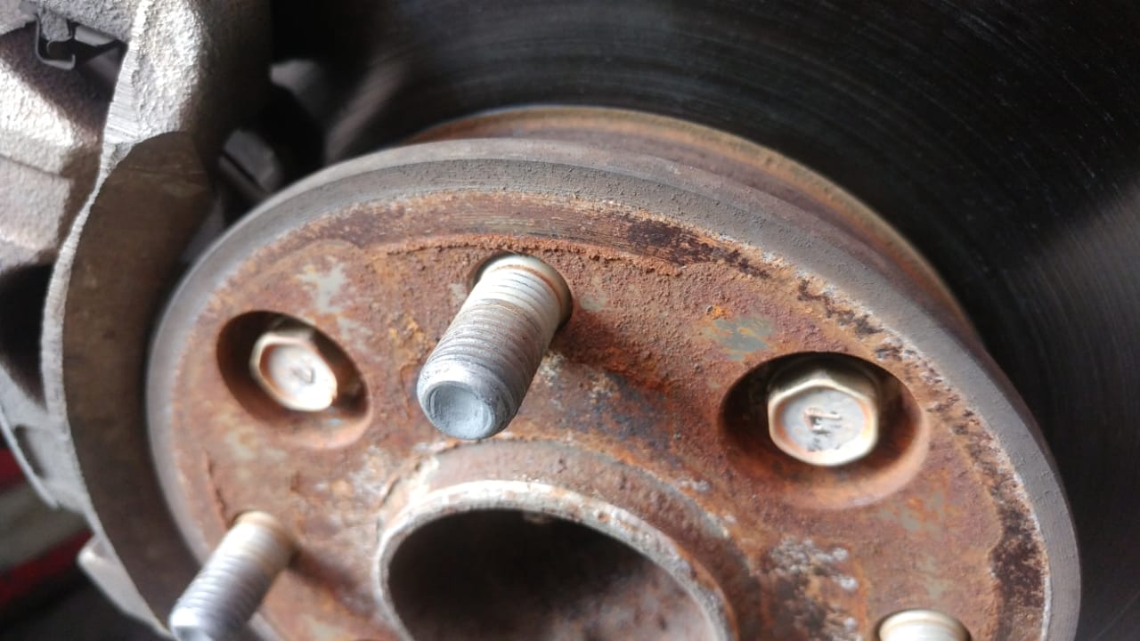 Roda Mobil Bekas Susah Dibuka Karena Murnya Macet? Ini Dua Penyebabnya