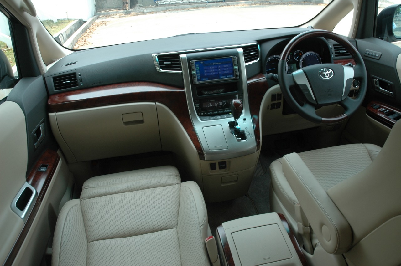 Segini Harga Mobil Bekas Toyota Alphard 2008-2009 Tiga Hari Jelang Lebaran