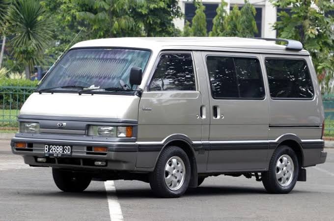 Punya AC Plafon dan Kulkas, MPV Ini Sudah Tawarkan Fitur Sultan di Era 90-an