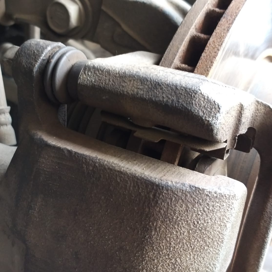 Persiapan Mudik, Begini Deteksi Kaliper Rem Mobil Bekas Mulai Oblak