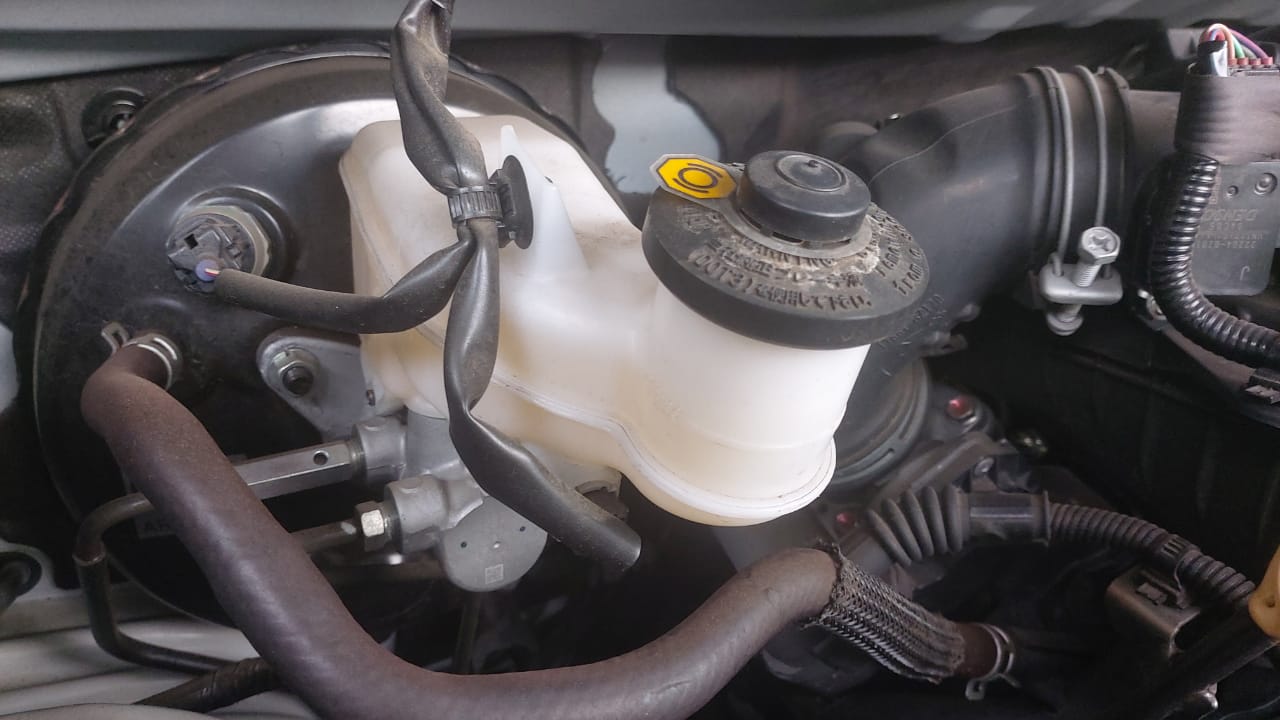 mobil bekas, minyak rem, minyak rem mobil, kenapa minyak rem harus diganti, kenapa minyak rem mobil harus diganti, Ini Sebabnya Minyak Rem di Mobil Bekas Harus Diganti Tiap 2 Tahun