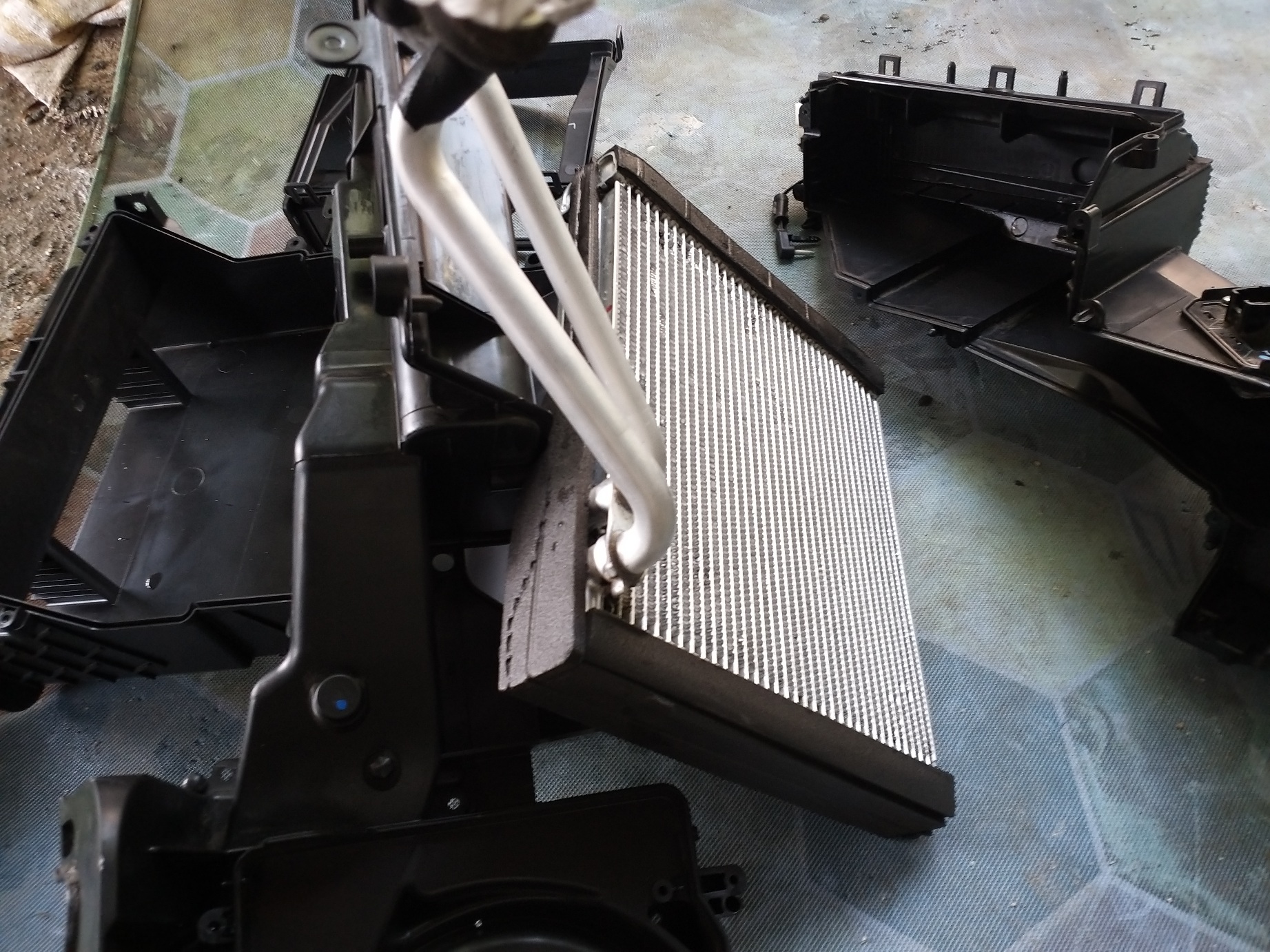 ac mobil, mobil bekas, Penyebab Evaporator AC Bocor, Evaporator AC Mobil Bocor, Penyebab Evaporator AC Berlendir, penyebab evaporator ac mobil bocor, Harus Tahu, Jarang Lakukan Hal Sepele Ini Bikin Evaporator AC Mobil Bocor