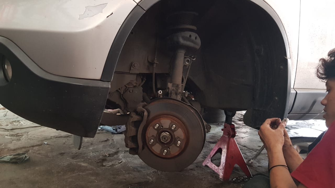mobil bekas, sokbreker, sokbreker mobil, ciri sokbreker mobil rusak, ciri sokbreker rusak, Dua Ciri Sokbreker di Mobil Bekas Sudah Harus Diganti Baru, Simak Gaes