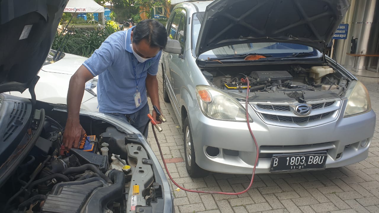 jumper aki, jumper aki mobil, Aki mobil tekor, Perlu Tahu, Salah Jumper Aki Mobil Saat Mogok Bisa Berujung Ledakan