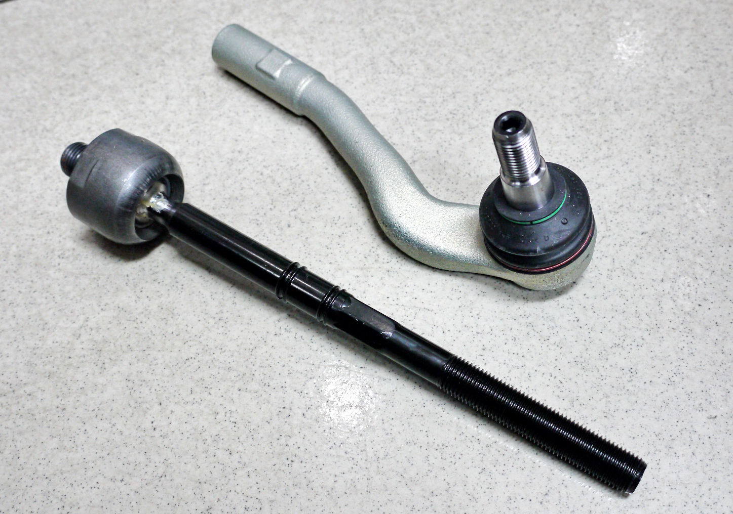 Harus Tahu, Beginilah Ciri-ciri Tie Rod di Mobil Bekas Bengkok