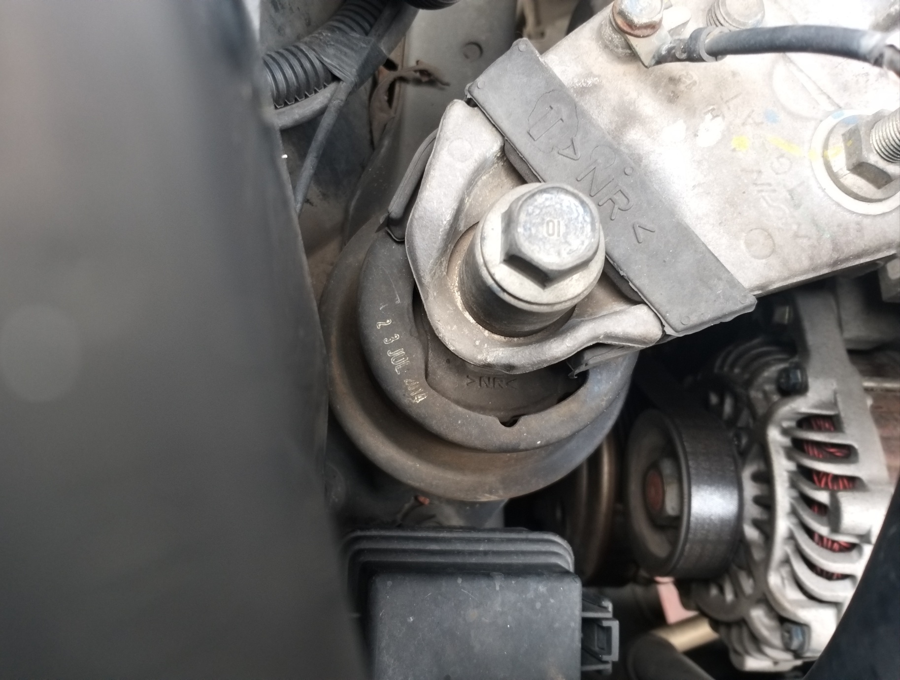mobil bekas, engine mounting, efek samping membiarkan engine mounting rusak, efek samping engine mounting rusak, efek samping engine mounting mobil rusak, Empat Efek Samping Membiarkan Engine Mounting Di Mobil Bekas Rusak