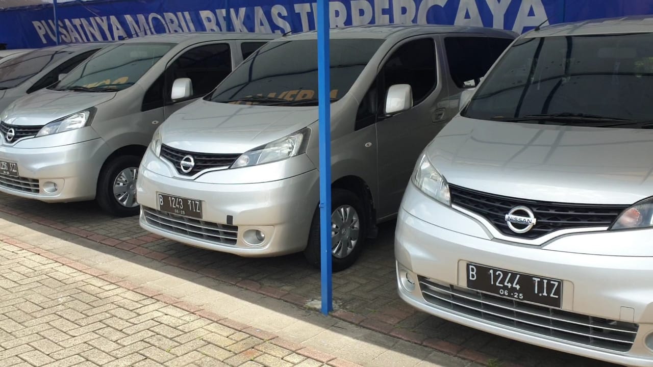 Mudik Lebaran Naik Mobil Bekas Nissan Evalia 2012, Luas Harganya Murah