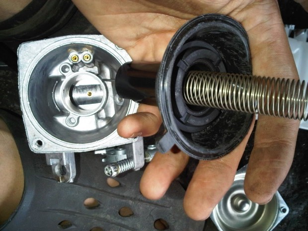 Baru Tahu, Ternyata Ini Dua Masalah Motor Bekas Dengan Karburator