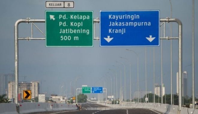 Jangan Sampai Salah Jalur! Ini Perbedaan Rambu Biru dan Hijau di Tol yang Banyak Tak Diketahui