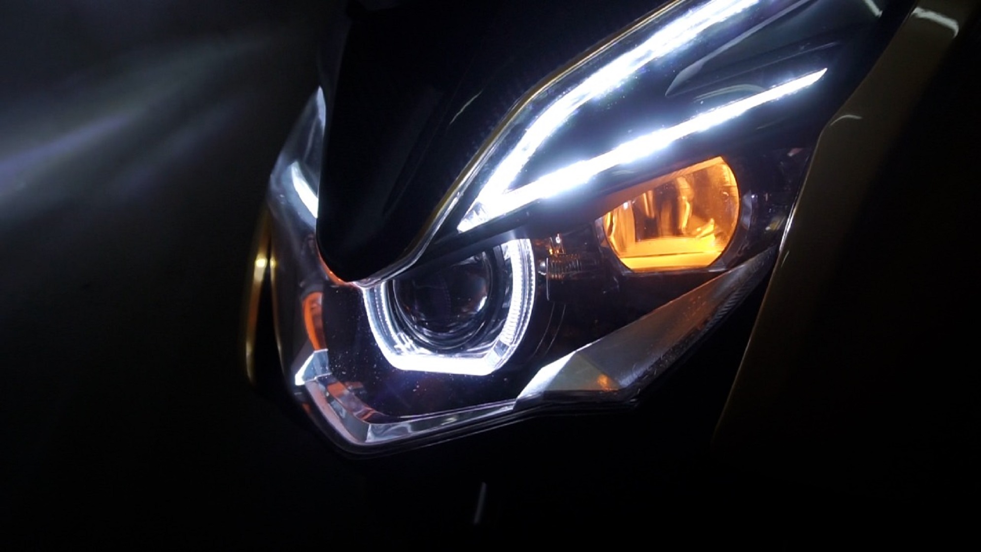 lampu motor, motor bekas, mika lampu, mika lampu motor, penyebab mika lampu motor meleleh, penyebab mika lampu meleleh, kenapa mika lampu meleleh, kenapa mika lampu motor meleleh, Hati-hati, Kesalahan Sepele Ini Bisa Bikin Mika Lampu Motor Meleleh