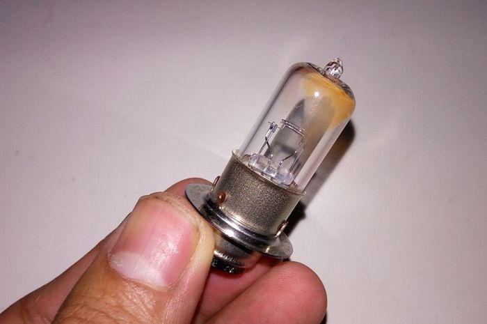 motor bekas, lampu bohlam, penyebab lampu bohlam sering putus, penyebab lampu bohlam cepat putus, lampu bohlam motor, Dua Penyebab Lampu Bohlam di Motor Bekas Sering Putus, Salah Satunya Sepele Banget