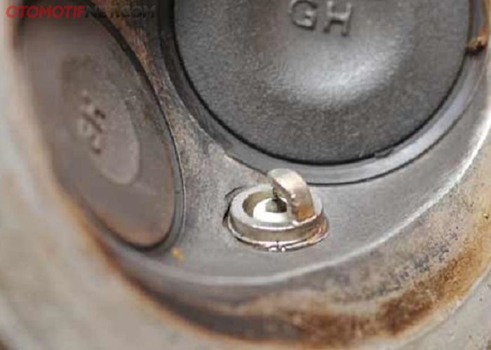 motor bekas, busi motor, busi panjang, efek samping busi panjang, efek busi panjang, Hati-hati, Ini Dua Efek Samping Motor Bekas Pakai Busi Lebih Panjang