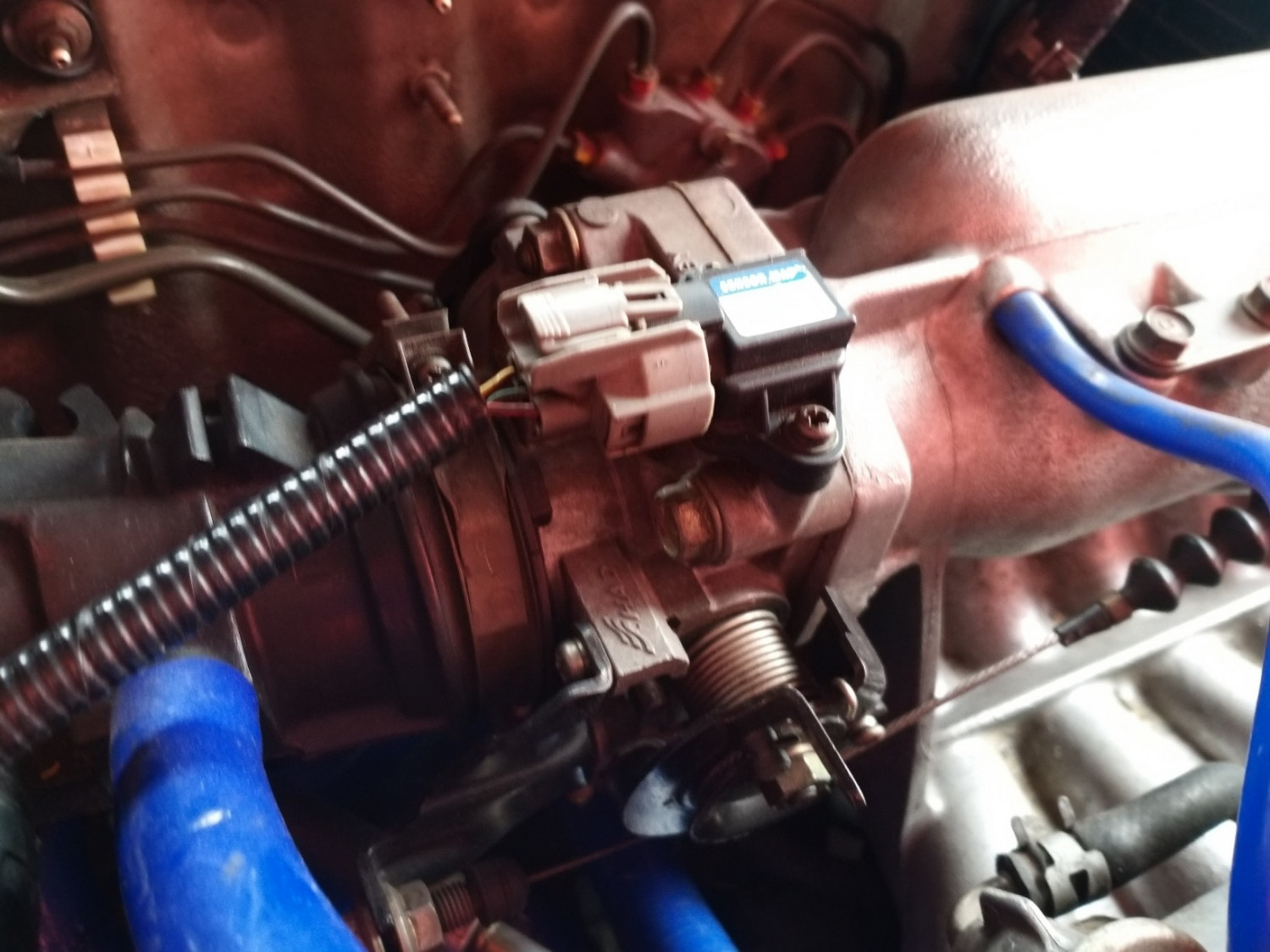 Begini Trik Khusus Saat Bersihkan Throttle Body Mobil Yang Kotor