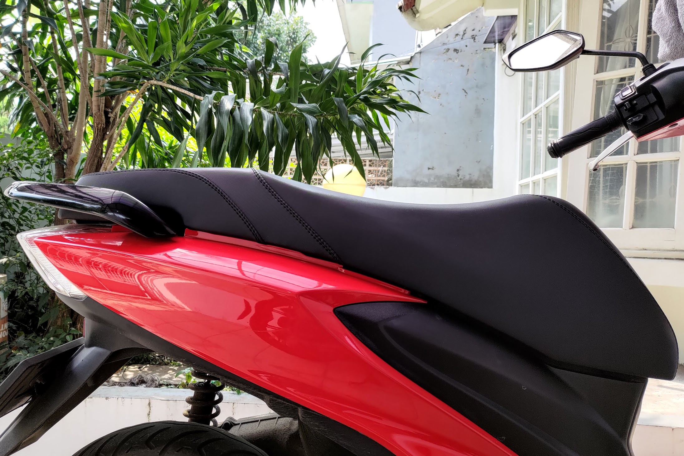 jok motor, penyebab jok motor berisik, penyebab jok motor bergetar, kenapa jok motor bergetar, Ternyata Ini Penyebab Sepele Jok Motor Bekas Berisik dan Bergetar