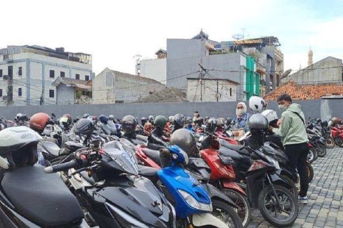 jakarta selatan, parkir liar, parkir, lahan parkir, parkir resmi, Efek Rugi Rp 37 M, Belasan Lahan di Jaksel Siap Dirombak Jadi Parkir Resmi