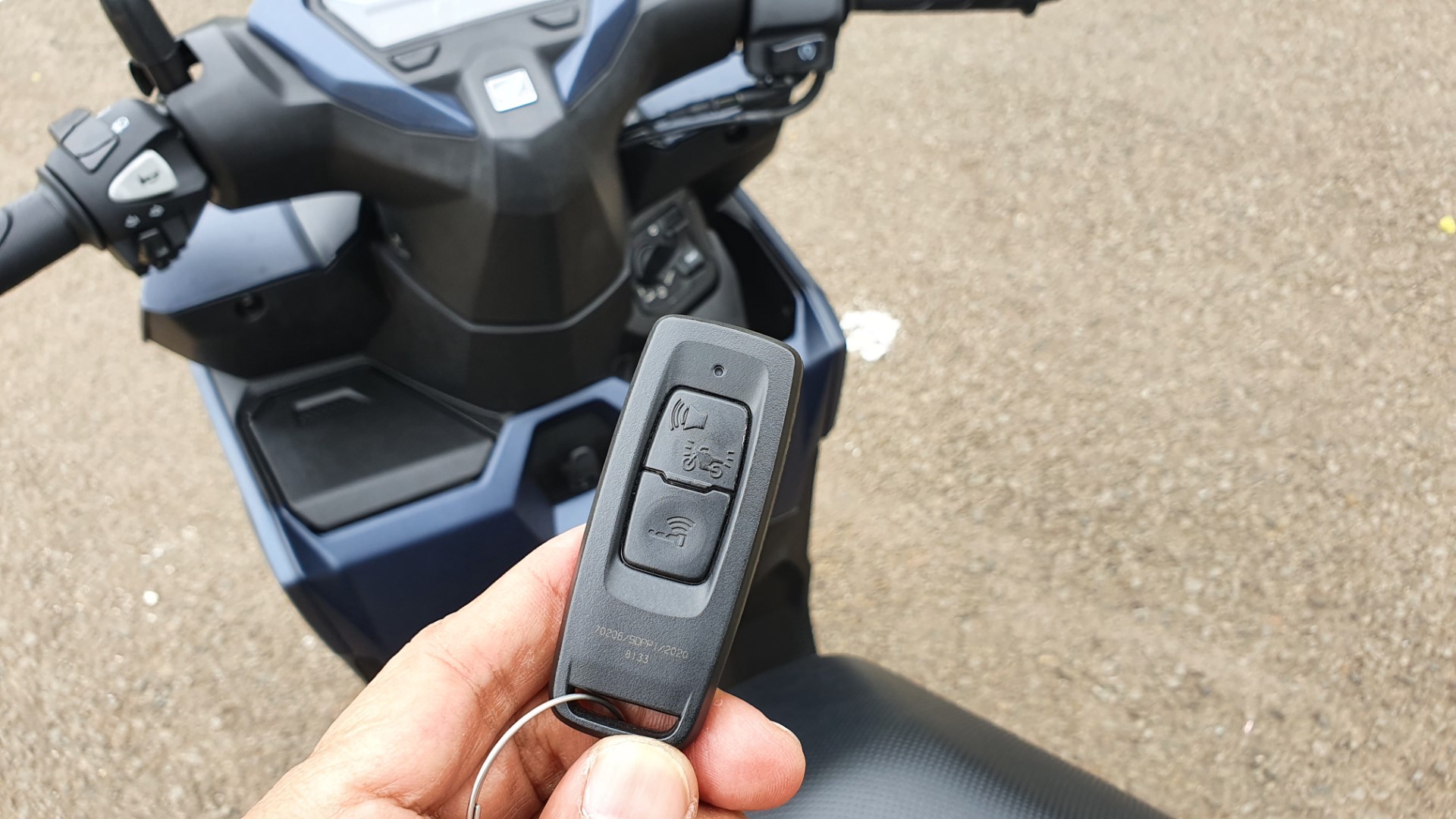 remote, remote keyless, keyless motor, smartkey, remote ketinggalan, Ternyata Motor Masih Bisa Dipakai Saat Remote Keyless Ketinggalan