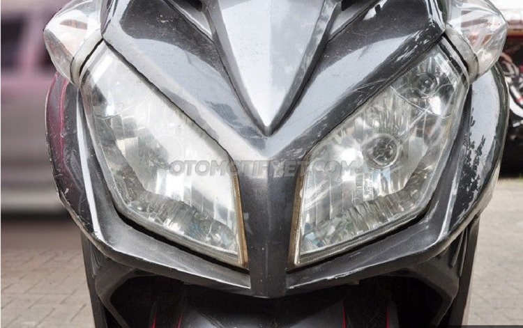 motor bekas, mika lampu, Poles Mika Lampu, cara poles mika lampu, cara poles mika lampu motor, Begini Cara Poles Mika Lampu Motor Bekas Yang Kusam Hanya Dengan Pasta Gigi