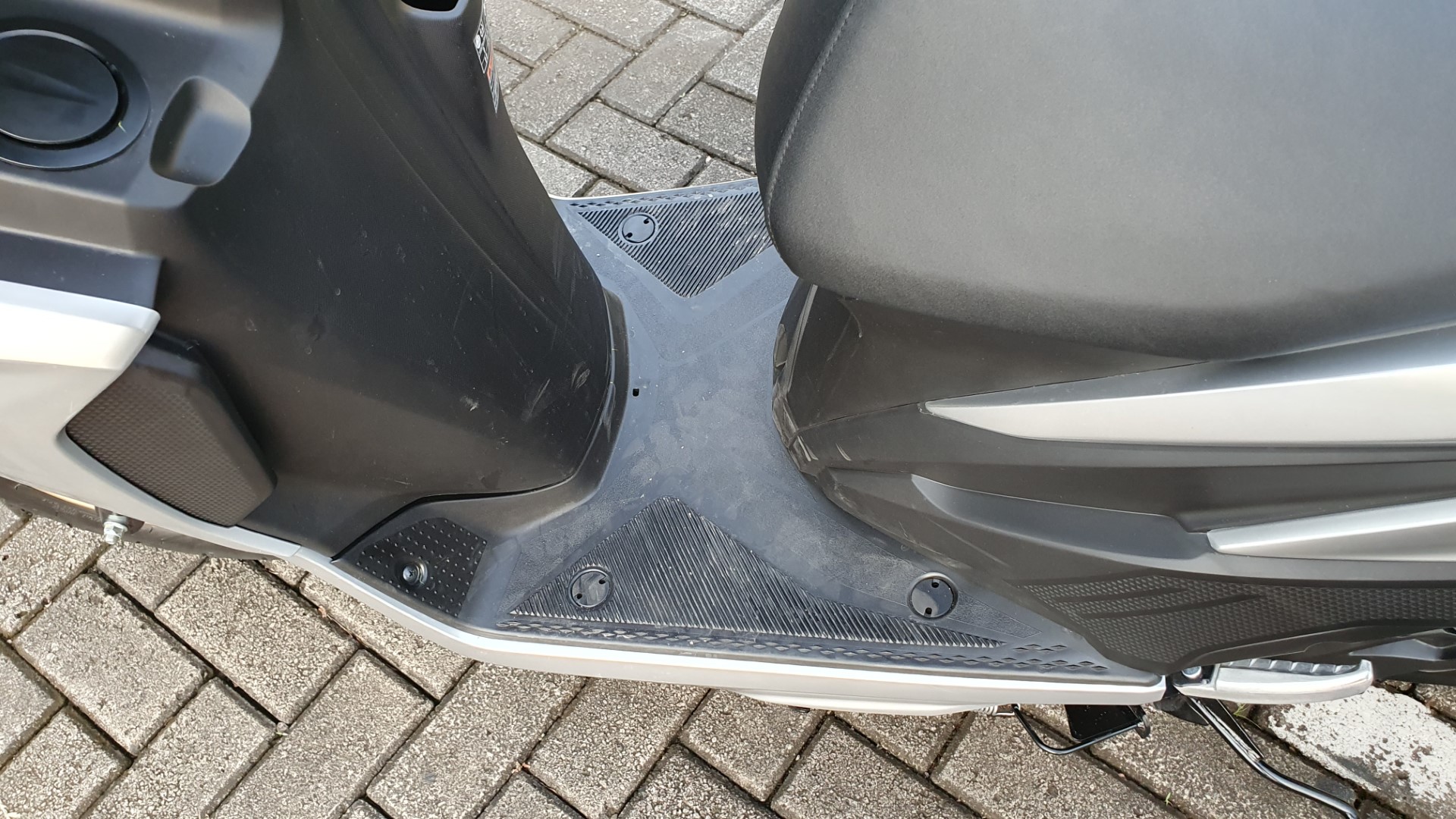 usir tikus, motor bekas, cara mengusir tikus, cara mengusir tikus dari motor, cara mencegah tikus mengigit kabel, Cara Mencegah Tikus Menggigit Kabel Motor Bekas Menggunakan Pengharum Ruangan