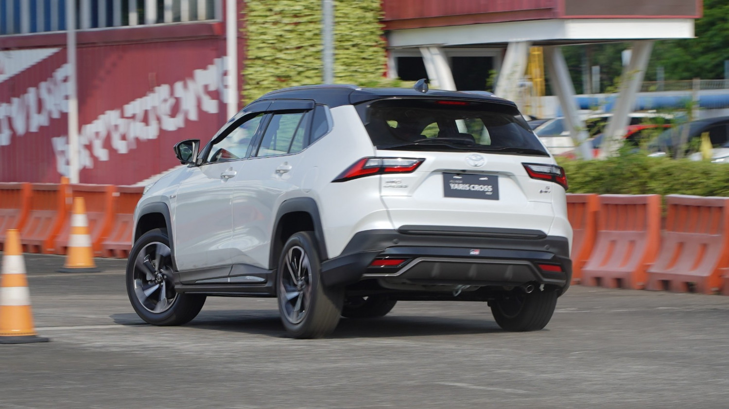 Satu Platform, Performa Toyota Veloz Hybrid dan Yaris Cross Beda Tipis