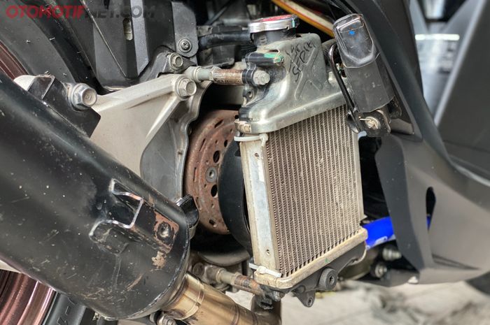 Radiator, motor bekas, radiator motor, penyebab radiator bocor, radiator motor matic, kenapa radiator bocor, Tiga Penyebab Radiator Motor Matic Tiba-tiba Bocor, Awas Overheat