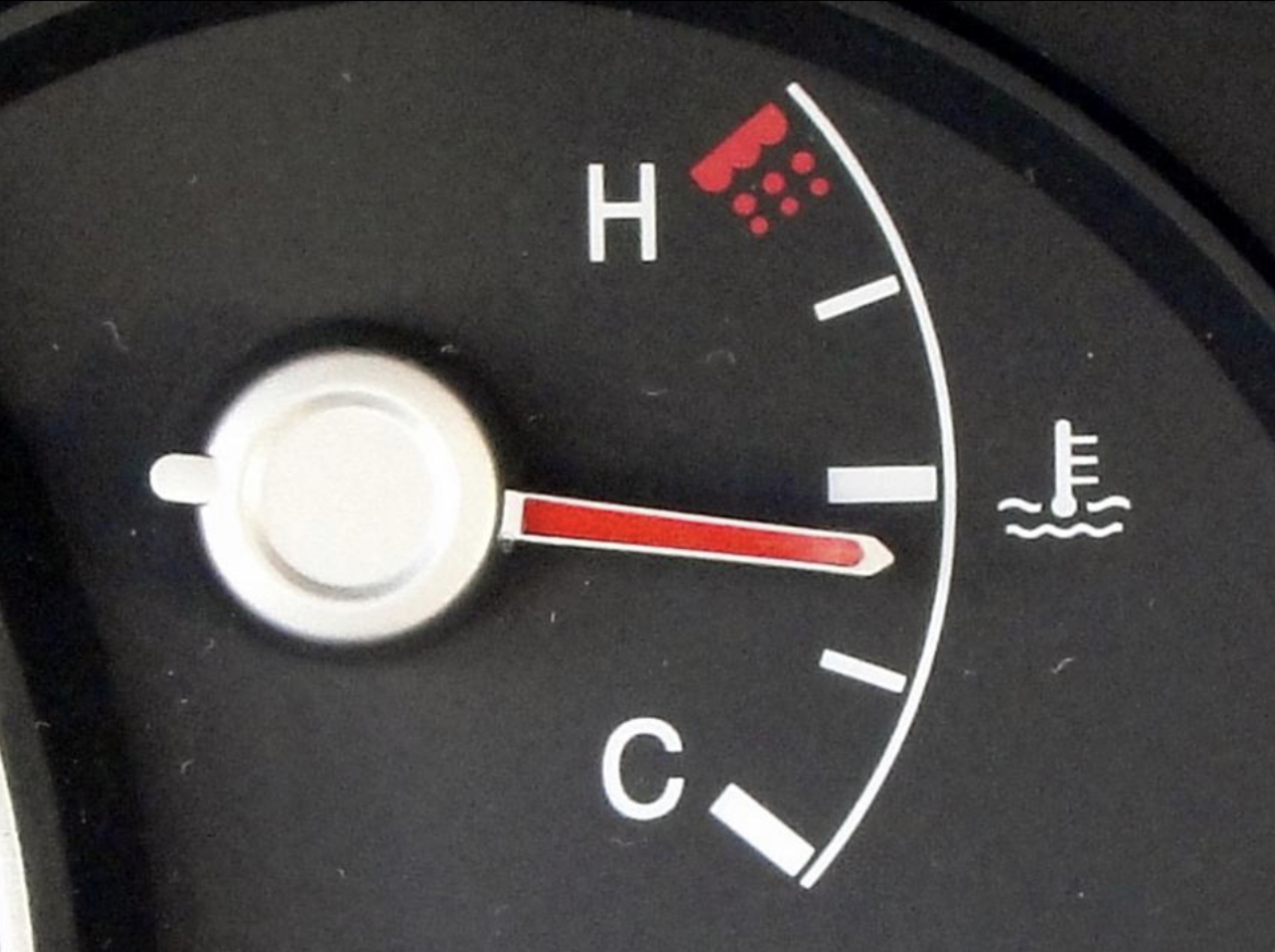 Jangan Panik Kalau Mobil Overheat, Begini Penanganan yang Benar