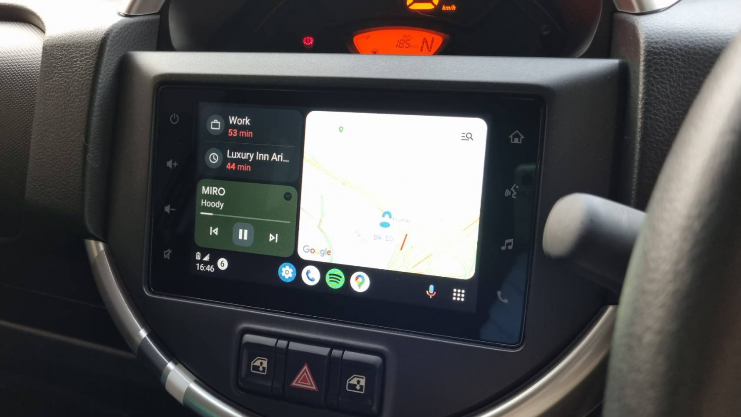Mudahkan Perempuan,  Begini Cara Sambung Head Unit Suzuki S-Presso ke Android dan Iphone