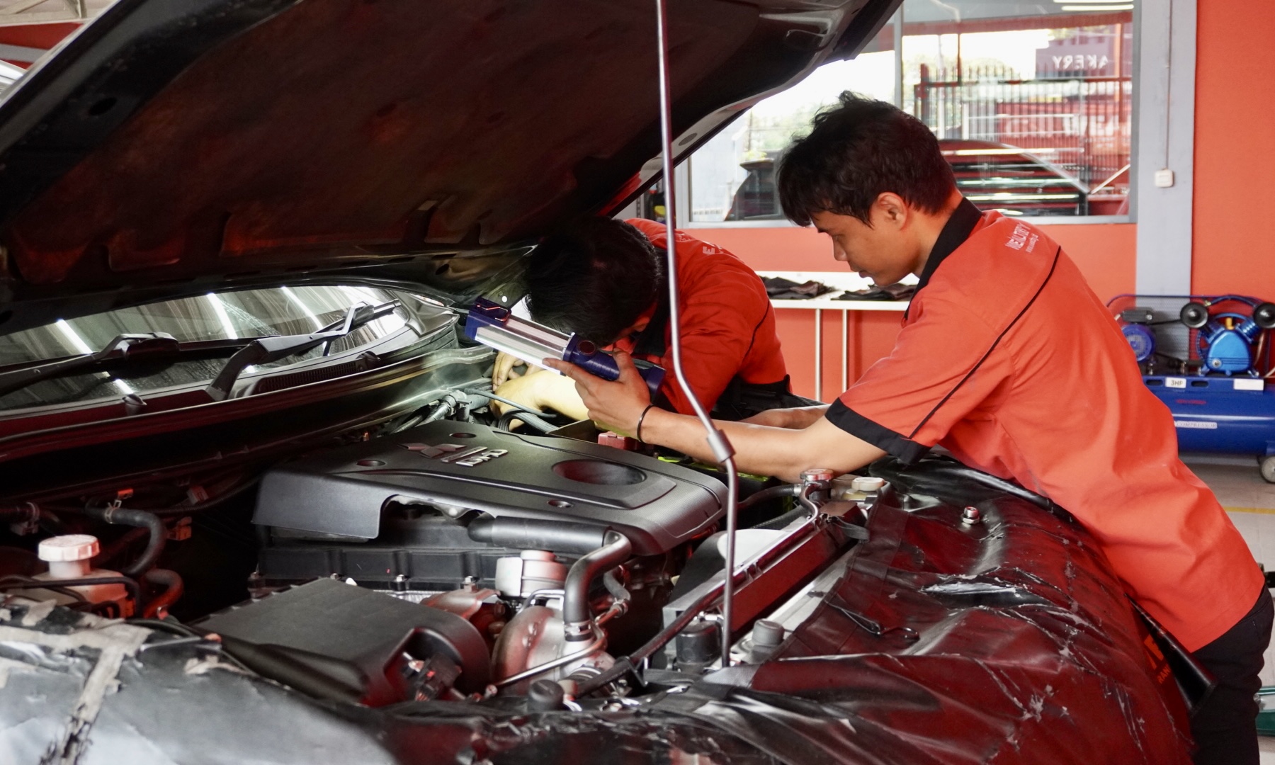 mobil, perawatan, Servis, perawatan mobil, servis mobil, Servis 10.000 km, Lima Komponen Mobil yang Harus Dicek Tiap 10 Ribu KM, Jangan Terlewat!