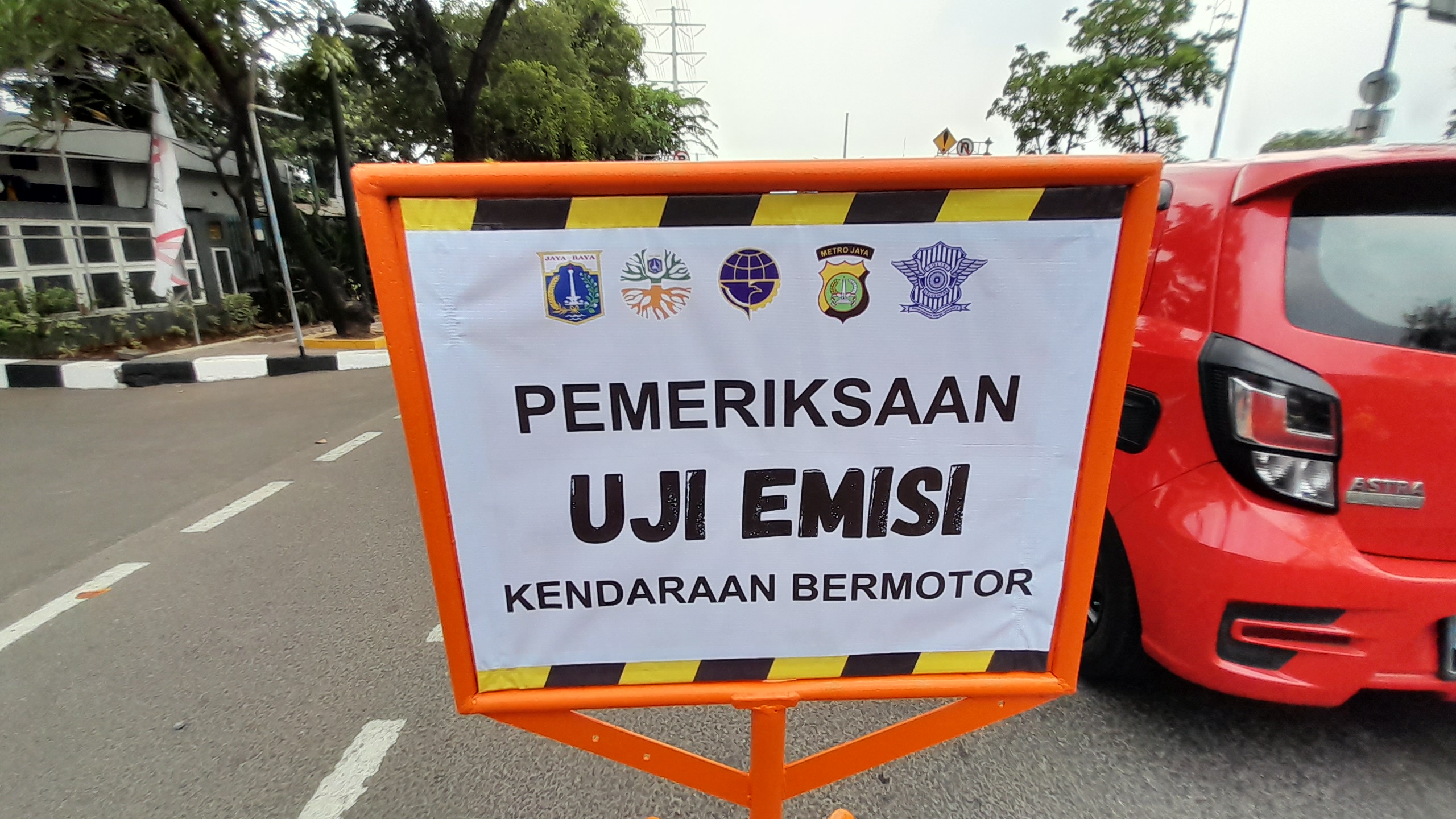 Pemilik Mobil Tua Kelabakan, Tarif Pajak Kendaraan Berbasis Emisi Segera Berlaku di Jakarta