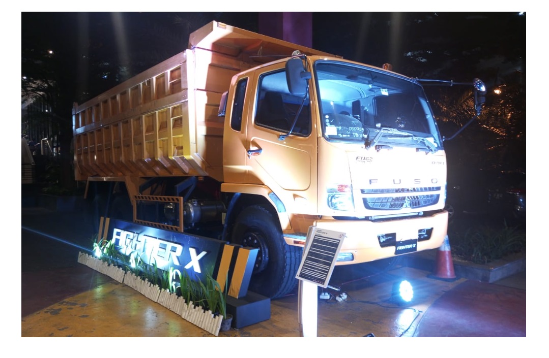 fuso, truk tambang, mitsubishi fuso, Krama Yudha Tiga Berlian Motors (KTB), fuso fighter x, Truk CBU China, Truk CBU China Dinilai Ganggu Pasar, Mitsubishi Fuso Angkat Bicara
