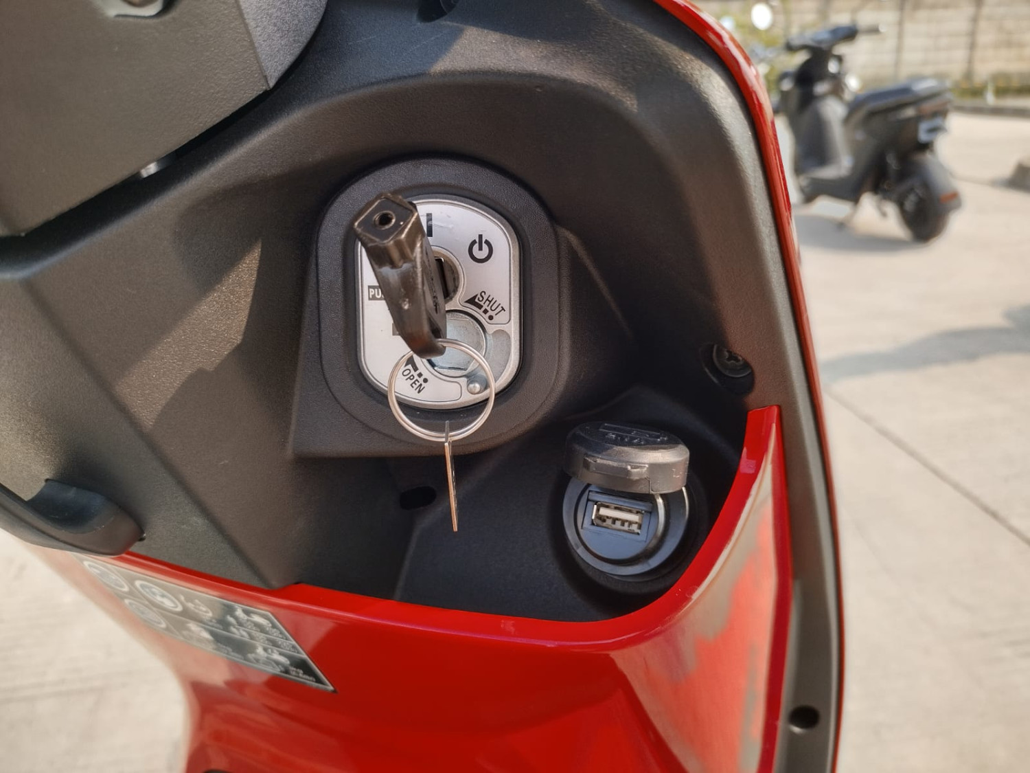 Sambil Ngabuburit, Ini Dua Cara Merawat Rumah Kunci Kontak Motor Bekas