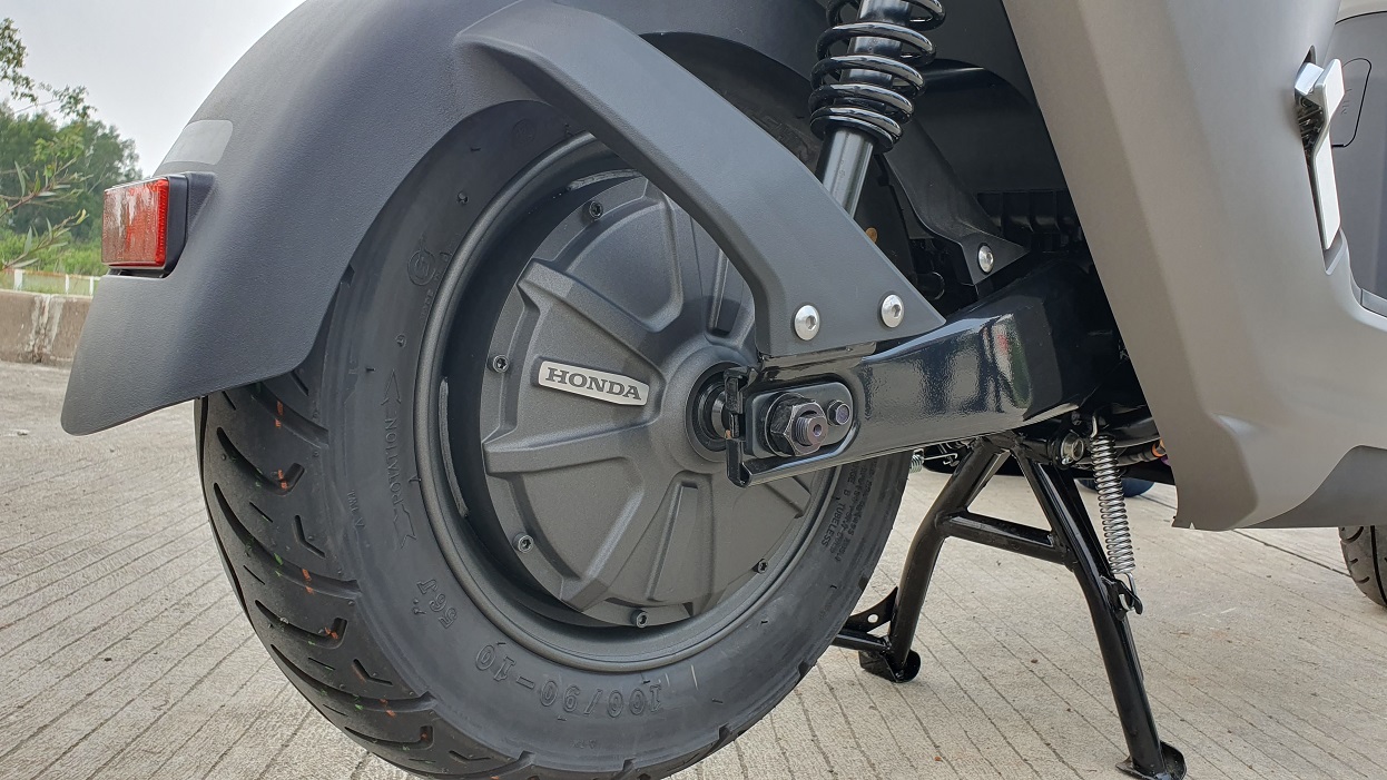 motor listrik, motor listrik honda, ganti ban belakang, Honda EM1 e:, Ini Alasan Ganti Ban Belakang Motor Listrik Perlu Dilakukan Ahlinya