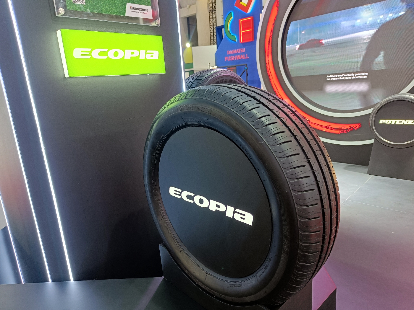 Libur Akhir Tahun Pakai Mobil Pribadi, Jangan Abaikan Kondisi Ban di Musim Hujan