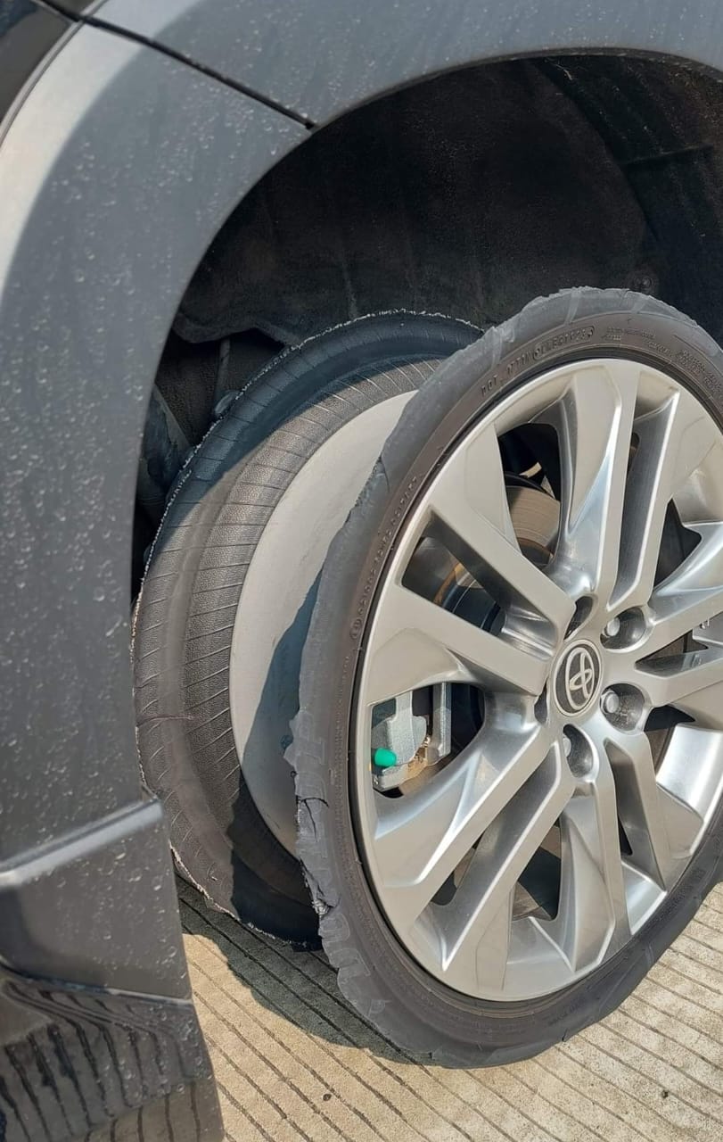 Kuasai Keadaan, Lakukan Ini saat Mengalami Pecah Ban di Jalan Tol