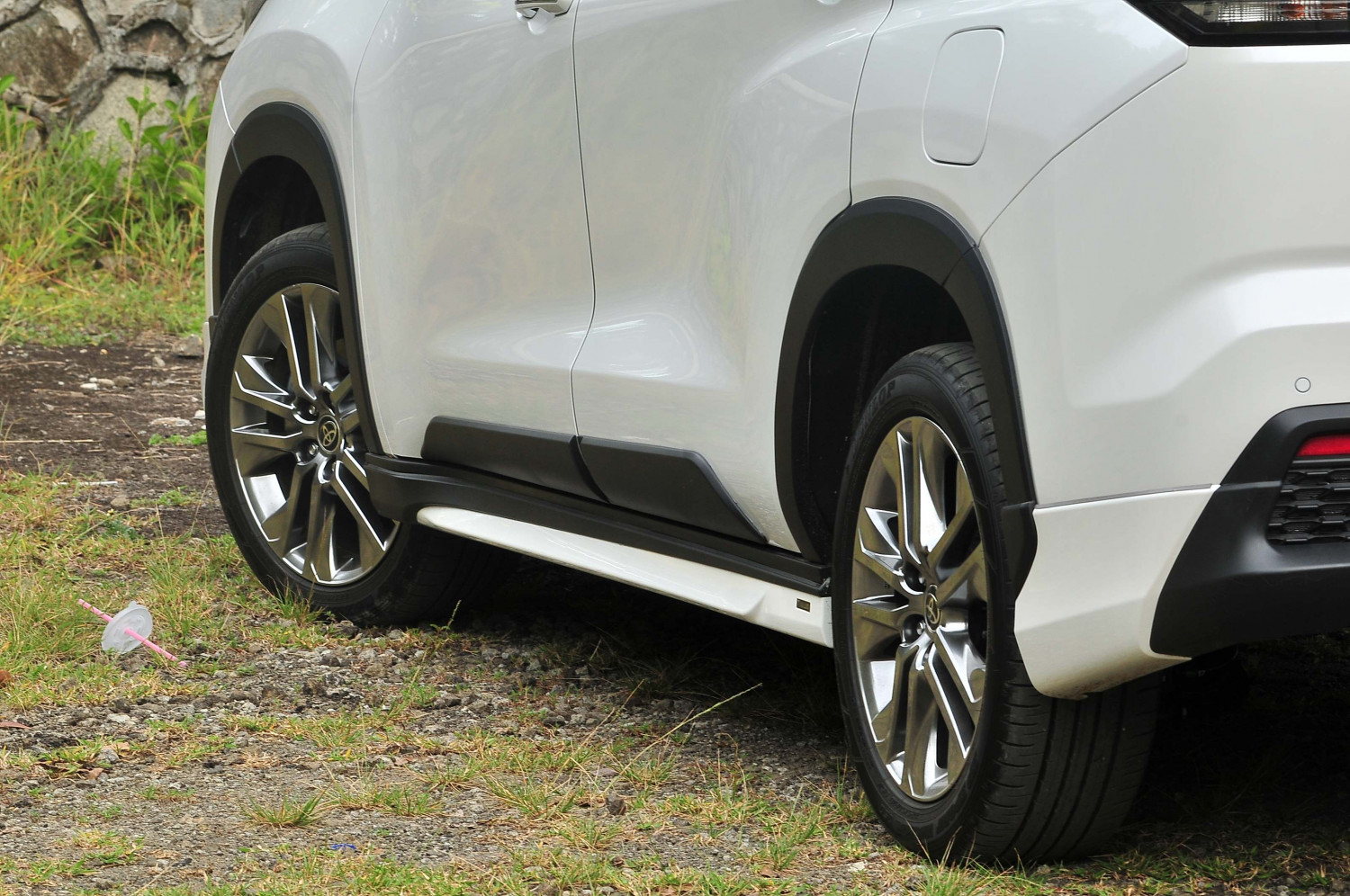 Pergi Libur Akhir Tahun, Ini Bahaya Ban Mobil Kalau Kurang Angin