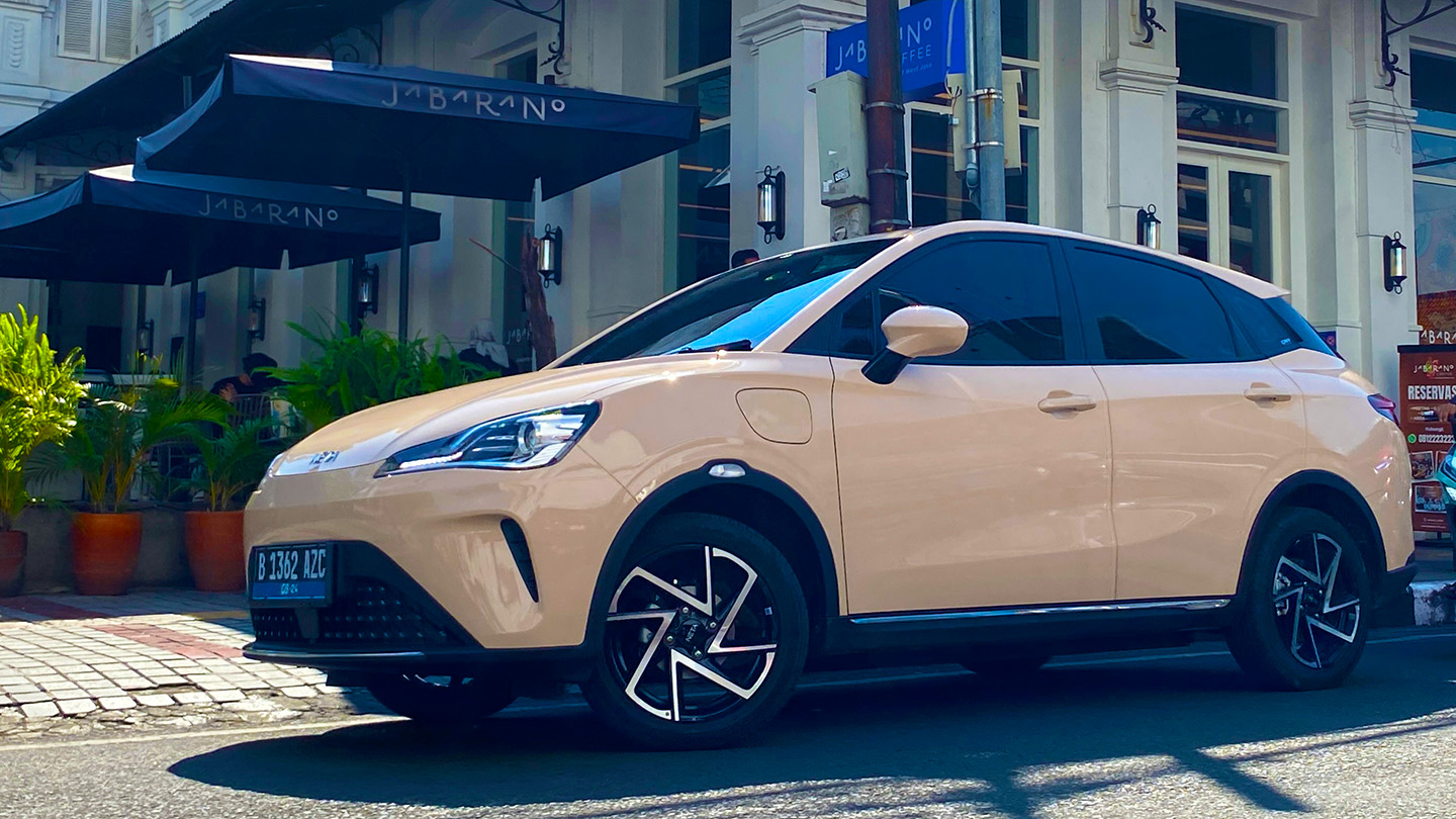 parkir paralel, mobil listrik Neta, Neta V-II, Mode Traksi NETA V-II, Fitur NETA V-II, Canggih, Mobil Listrik NETA V-II Bisa Parkir Paralel Cepat dan Mudah Berkat Mode Canggih Ini