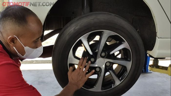 Bearing Roda Mobil Oblak Bakal Ketahuan Kalau Dicek Dengan Cara Ini