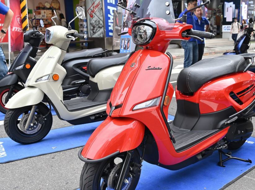 suzuki, skutik retro, Suzuki saluto, Suzuki Access, Skutik Retro Saudara Suzuki Access Ini Desainnya Khas Italia, Berfitur Canggih dan Irit BBM