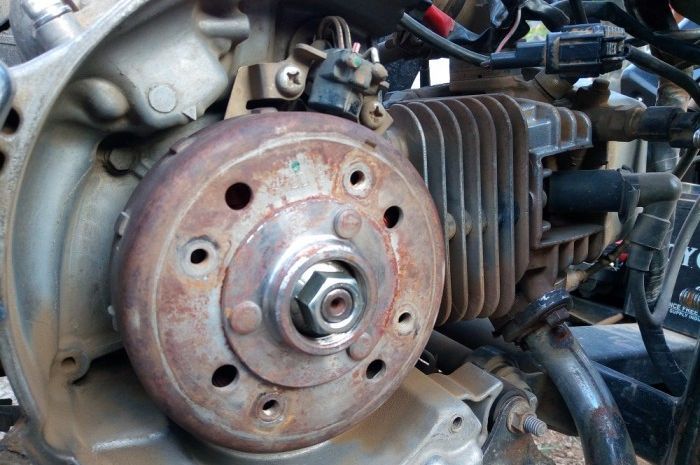 Masuk Musim Hujan, Magnet Motor Matic Rawan Berkarat Karena Ini