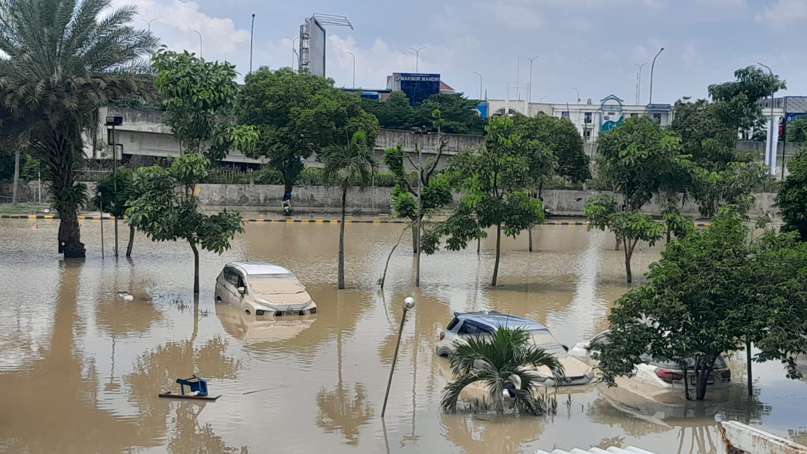 Segini Biaya Servis Mesin Mobil Terendam Banjir di Bengkel Umum